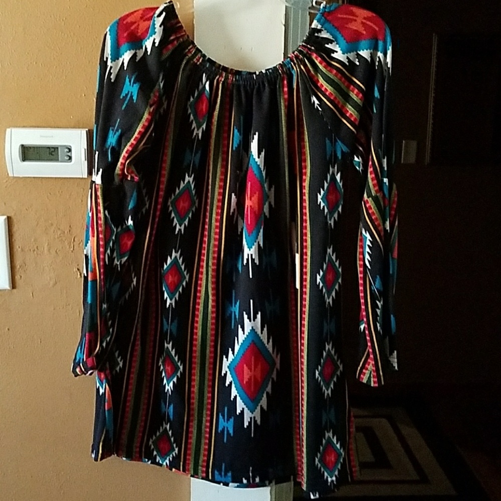 Bell sleeve tunic size Large